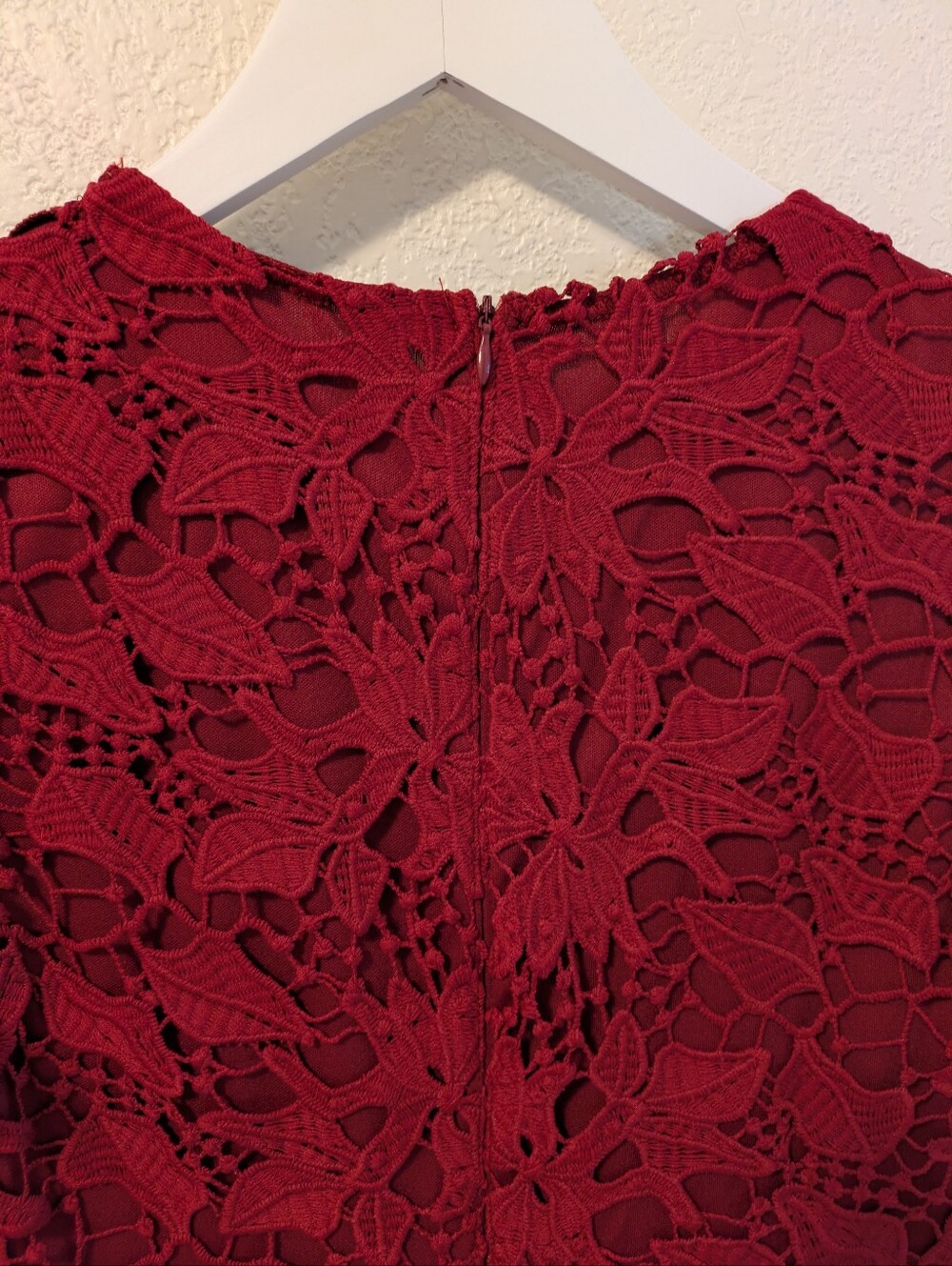 JJs House Athelais Burgundy Lace Bodice Midi Dress - Picture 7 of 10